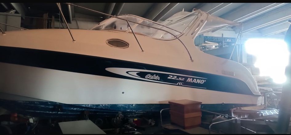 Mano 22.52 Cabin + 300 hp Mercruiser <br><a href=dettaglio.aspx?Id=28 >VAI ALLA SCHEDA</a>